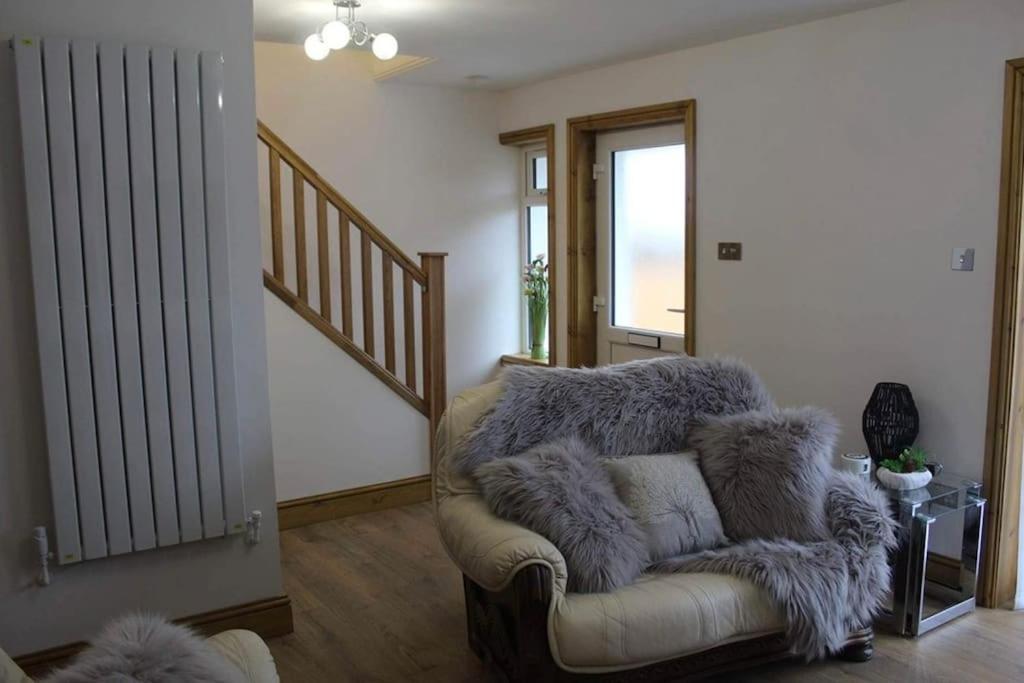 3 Bedroom Terrace Holiday Home Great Torrington Exterior photo