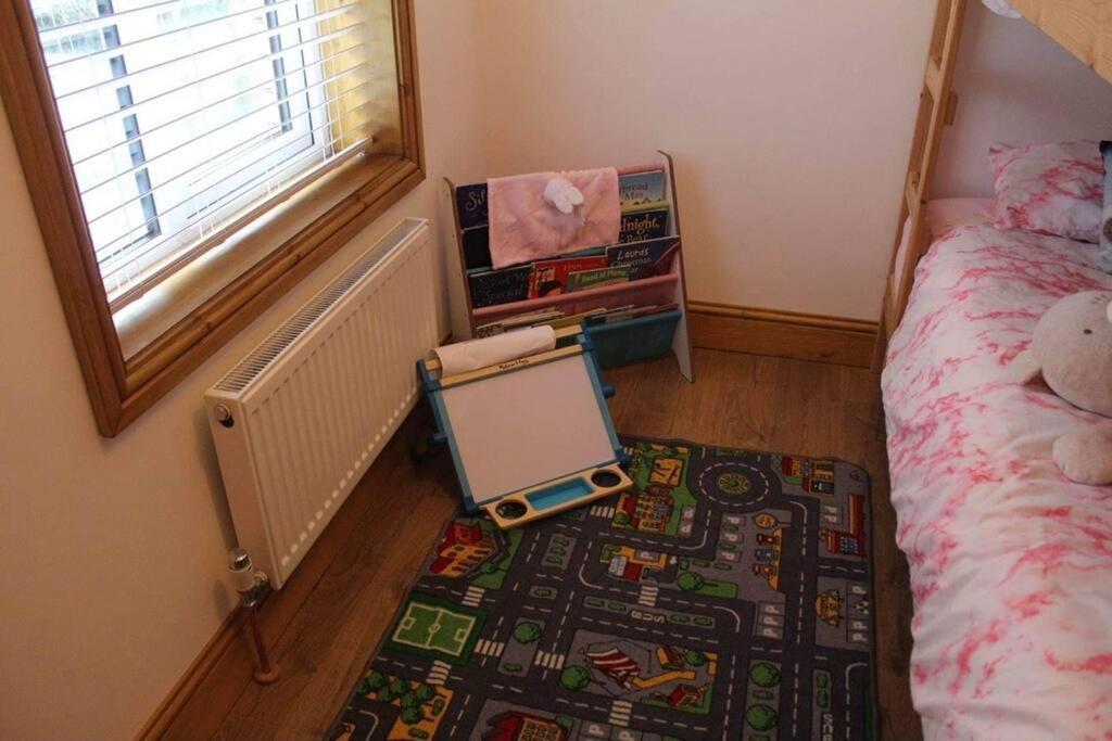 3 Bedroom Terrace Holiday Home Great Torrington Exterior photo